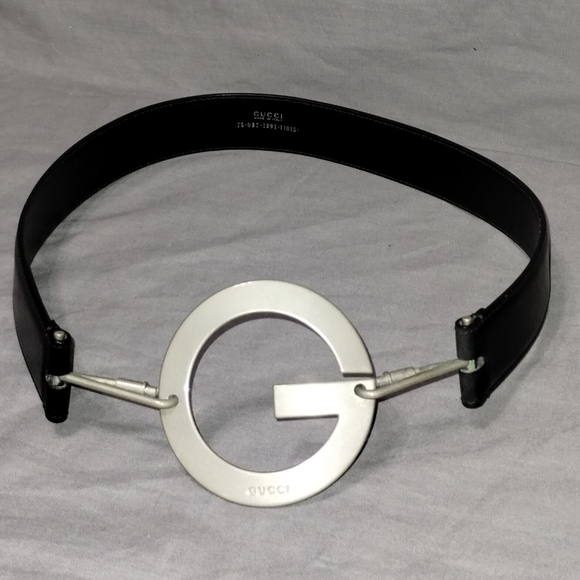 GUCCI BELT ~ BLACK LEATHER WITH SILVER "G" BUCKLE - Picture 2 of 16